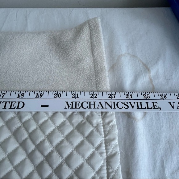 Izod Quilted & Fleece Cream Vest - Picture 15 of 15